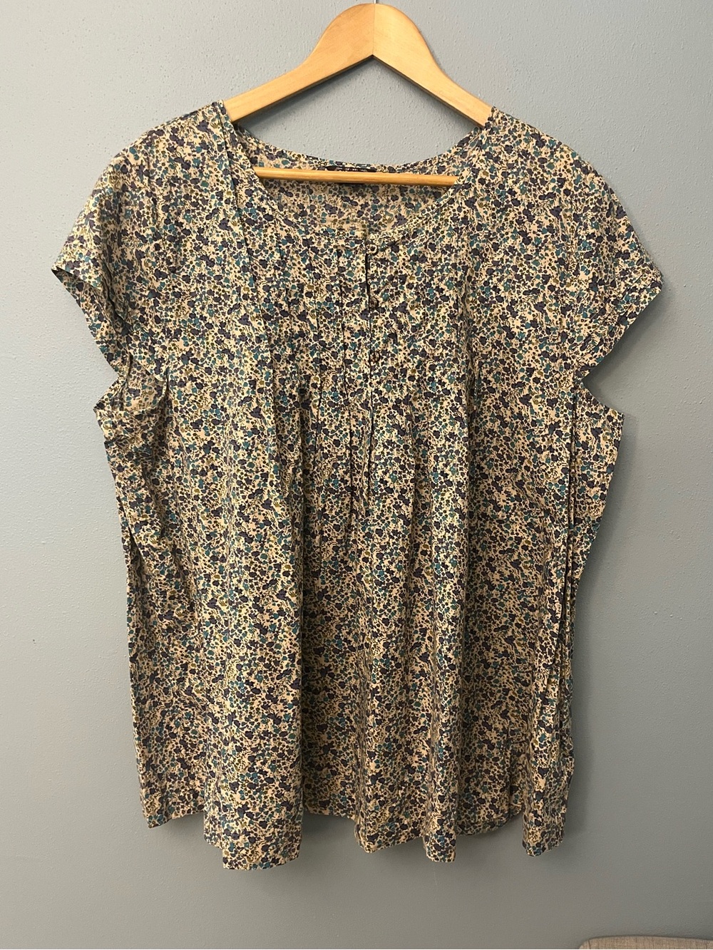 Old Navy Floral Cap-Sleeve Blouse